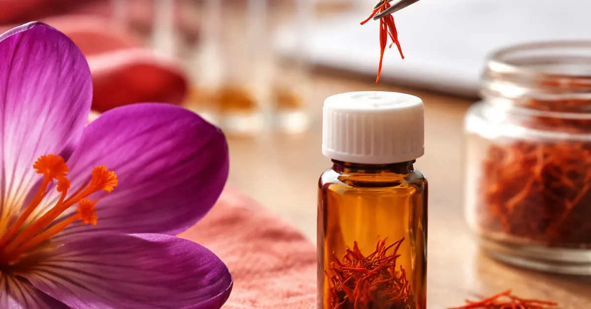 Safran contre l'anxiété : la plante que les essais cliniques prennent au sérieux